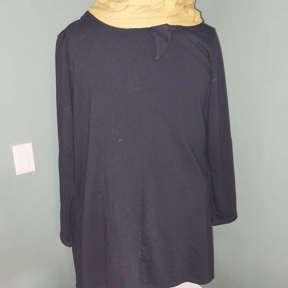 NWT Harry Potter Hufflepuff Hooded Cloak- XL - Picture 5 of 6